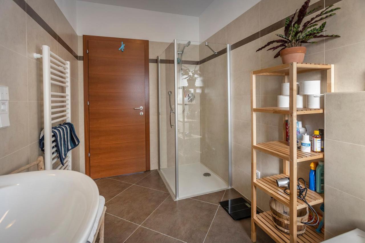 Villa Luthien Brenzone sul Garda Exteriör bild